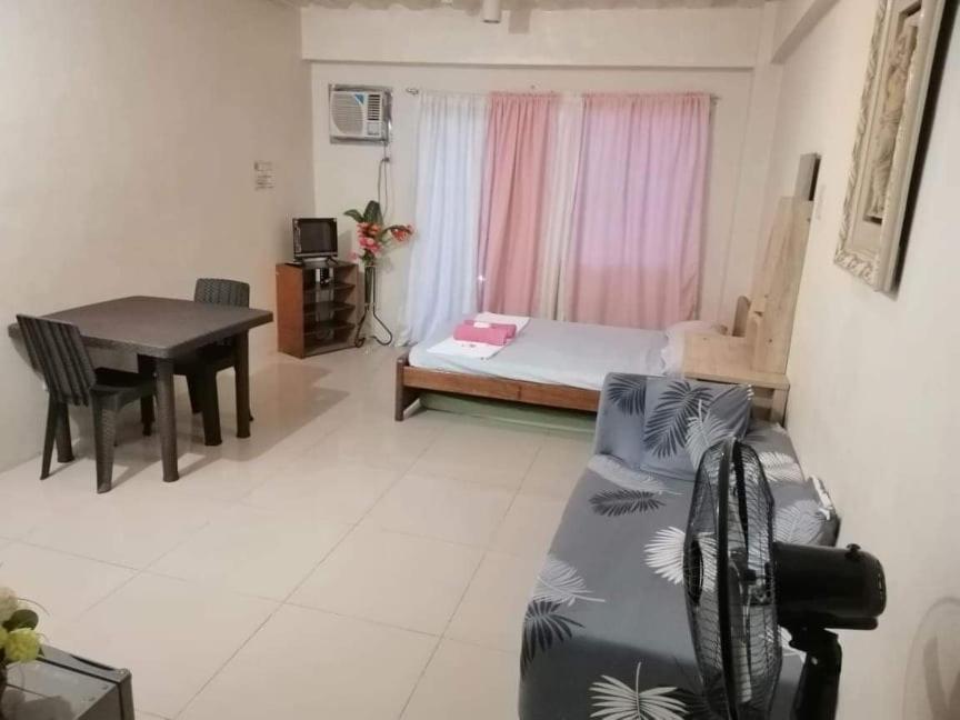 Your City•Home Apartment Paranaque City Екстериор снимка