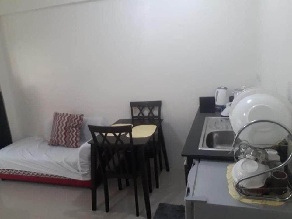 Your City•Home Apartment Paranaque City Екстериор снимка