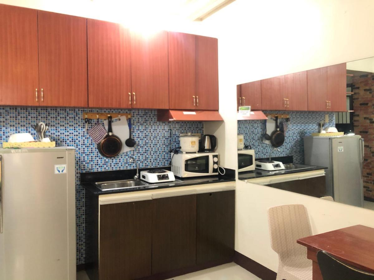 Your City•Home Apartment Paranaque City Екстериор снимка