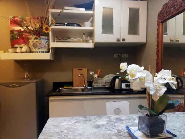 Your City•Home Apartment Paranaque City Екстериор снимка